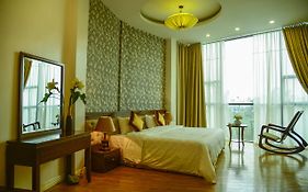 Sunrise Suites Hotel